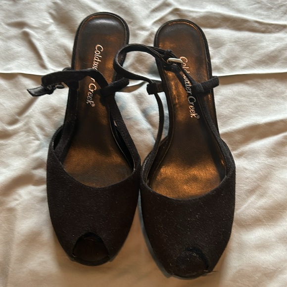 Velvet black peep toe wedge heel with sling back strap size 6.5 - Picture 2 of 6